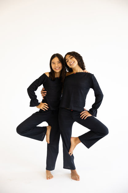 Cozy Rebel- Conjunto Preto com Calças e Camisola